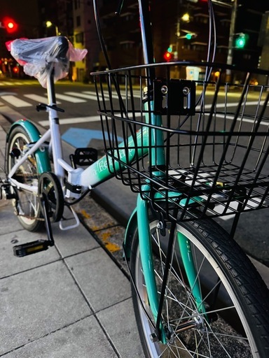 ※決まりました※　折りたたみ自転車。美品。6段変速付き。新品充電式ライトプレゼントします。防犯登録も込みの価格です