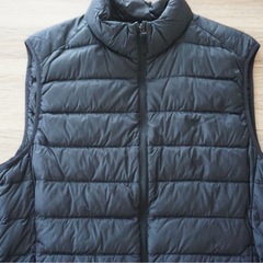 新品未使用 店舗完売商品 ユニクロ ウルトラライトダウンベスト ブラック の画像