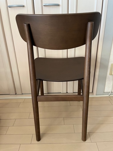 無印良品 ダイニングチェア ウォールナット材 幅45×奥行51×高さ77cm Amazon｜無印良品 ラウンドチェア・ウォールナット材 幅45×奥行51×高さ