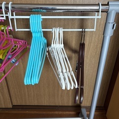No.14収納アップハンガー2個、ハンガー色々24本、の画像