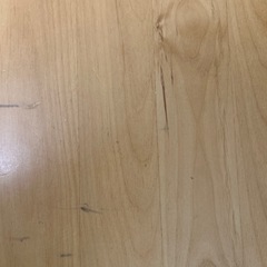 小さめのダイニングテーブルの画像