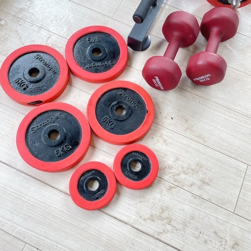 トレーニング器具　懸垂マシン　ダンベル　筋トレ　腹筋　