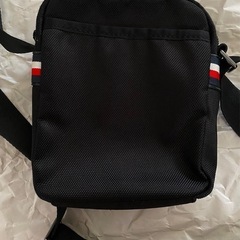 TOMMY HILFIGER トミーヒルフィガー　メンズ　ショルダーバッグ　黒の画像