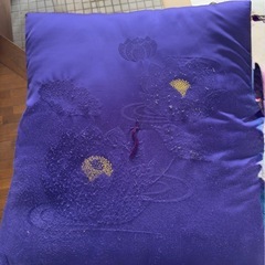仏壇　法事　紫色の仏前座布団の画像