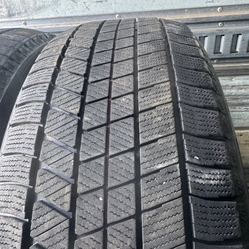 バリ山　BRIDGESTONE ブリヂストン　ブリジストン　VRX3 235/50R21 スタッドレス　タイヤ　2023年製　21インチ
