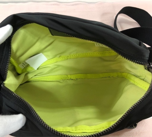 ジモティ割引有★【ジャングルジャングル岸和田店】Calvin　Klein　カルバンクライン　ユーティリティカメラバック　4G3178　