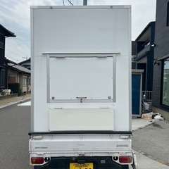 ３月限定価格でのキッチンカーの販売の画像