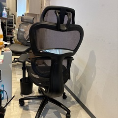 ゲーミングチェア　黒　メッシュの画像