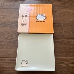ハローキティ&マイメロディ小皿2枚セットの3セットとハローキティ四角いお皿2枚とからあげ君のお皿2枚の画像