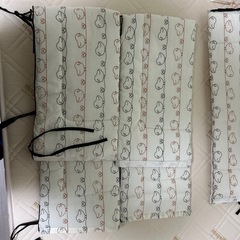 ベビーベッドガードの画像