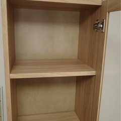 IKEA BILLY ビリーガラス扉付きの画像