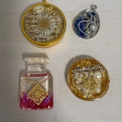 レジン封入パーツ　花、ビーズ、ラメの画像