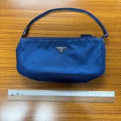 PRADA ポーチの画像