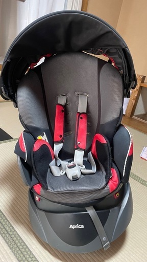 中古品 Apricaチャイルドシート