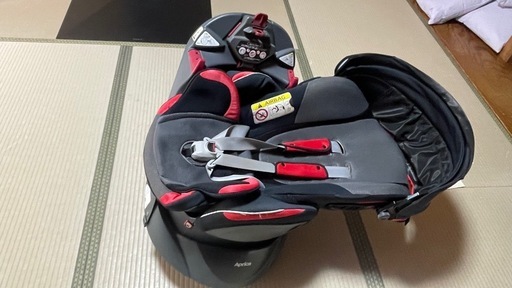 中古品 Apricaチャイルドシート