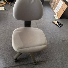 キャスター付チェアの画像