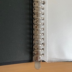 2冊セット　コクヨ　カラーパレット　リングファイル　ミドルA4縦 30穴ブラックの画像