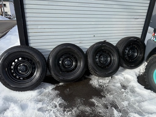 ハイラックス スタッドレス　265/65R/17