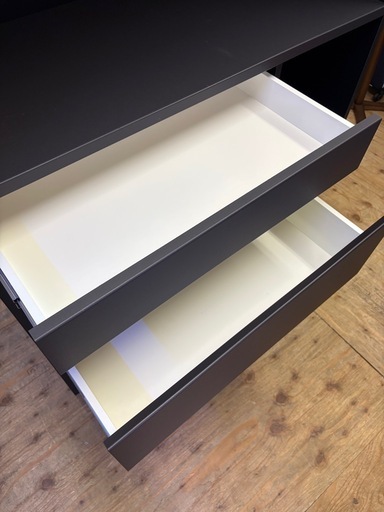 人気のキッチンボード!! パモウナ FCシリーズ W105cm 食器棚 レンジボード ブラック ロータイプで上段の出し入れも楽々です！