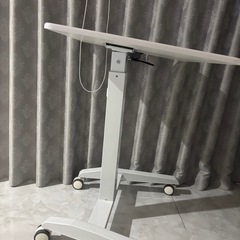 【無料】机、テーブル、昇降式、キャスター式の画像