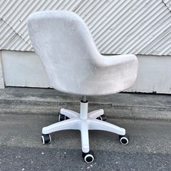 ドレッサーチェア ベルベット調 ベロア調 モダンチェア ホワイトチェア 北欧チェア 椅子 イス　デスクチェア オフィスチェア ワークチェア 回転チェア キャスターチェア ホワイトチェア 白チェア PCチェア 事務椅子 学習椅子 椅子 インテリアチェア 在宅ワーク　Vanity Desk Velvet Velour Modern White Office Task Swivel Rolling PC Study Interior Home Office Chairの画像