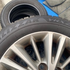 クラウン200系スタッドレス付きアルミ4本セット　専用ナット20個付けますの画像