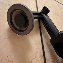マグネットiPhoneホルダー　車用　吸盤の画像