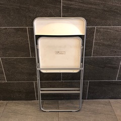 折りたたみチェアの画像