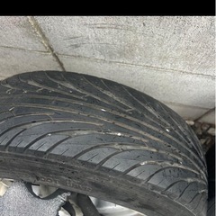 タイヤ付きアルミホイールの画像