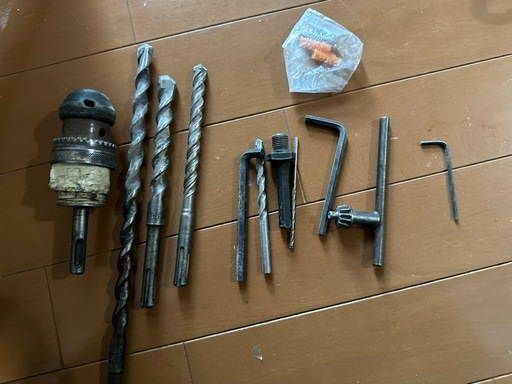 中古品　概要欄要確認　BOSCH 電動ハンマードリル　他付属品