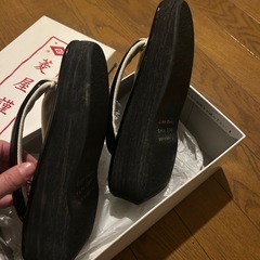 【値下げしました】【美品、ほぼ未使用】カレンブロッソ 草履 黒 レザー の画像