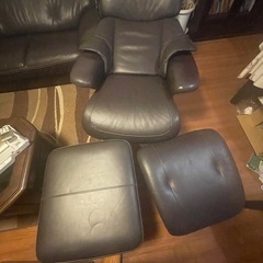 回転式リクライニングチェア＋フットレスト＋スツール 3点セット 日本国内の高級家具ブランド：カリモク（Karimoku）の画像