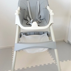 【美品】ベビーチェア ハイチェア ローチェア 2way テーブル付き beehiveの画像