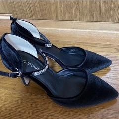 黒 スエード ポインテッドトゥ ハイヒール　22.5cmの画像