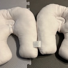 ベビー用抱っこ型まくら　2個セット
　の画像