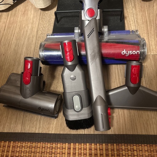 Dyson V8フラッフィー　スタンド付き本日限定価格