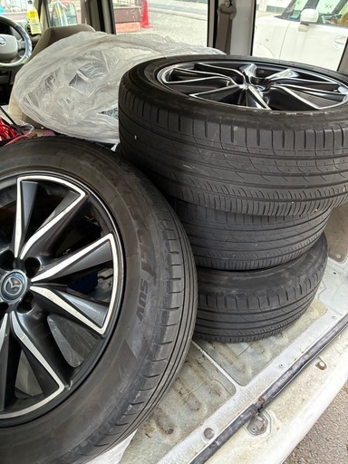 商談中」㉕155/65R14新品タイヤ4本と中古美品ホイールとナット付き
