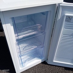 D294 送料設置無料　アイリスオーヤマ冷凍庫　60Lの画像