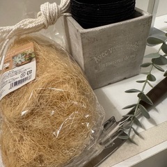 造花、フラワーベースなどのセットの画像