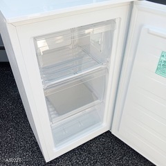 E302 送料設置無料　ハイセンス冷凍庫　61Lの画像