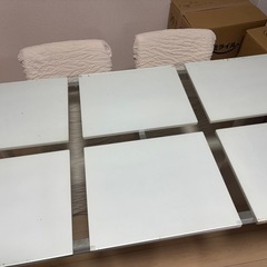 ガラステーブルの画像