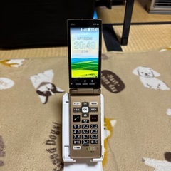 au版かんたんケータイ　京セラKYF38の画像