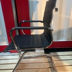 【早い者勝ち】オフィスチェア 会議椅子 肘付き ブラックの画像