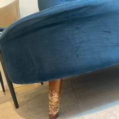 曲線デザイン ベロアソファーの画像
