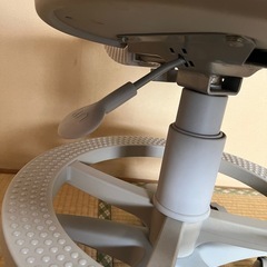 学習椅子 ピンク 子ども用チェア キャスター付き 高さ調整の画像