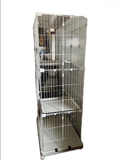 猫用ケージ 3段 キャスター付 ホワイト 幅93×奥行63×高178  アイリスオーヤマ　定価17,800円（使用2ヶ月／説明書・箱なし）