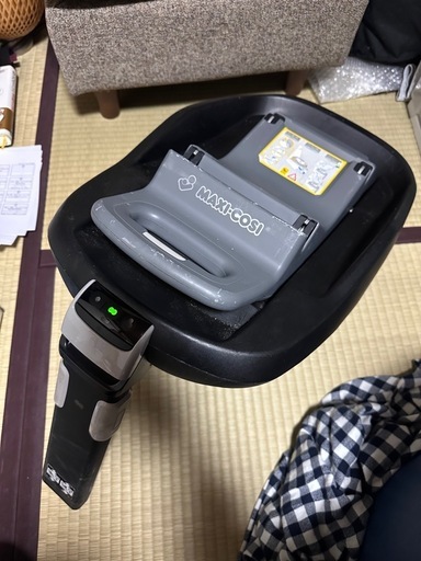 （取引中）マキシコシ　パール　isofix ファミリーフィックス　チャイルドシート　ベース