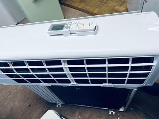 ☘️基本取り付け工賃込み　 Panasonicエアコン CS-222DJR-W主に6-8畳100V 2022年製♻️直接引き取り場合3