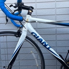 防犯登録解除済み✨ GIANT ロードバイク ホワイト/ブルーの画像
