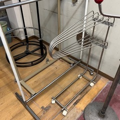 ハンガーラックの画像